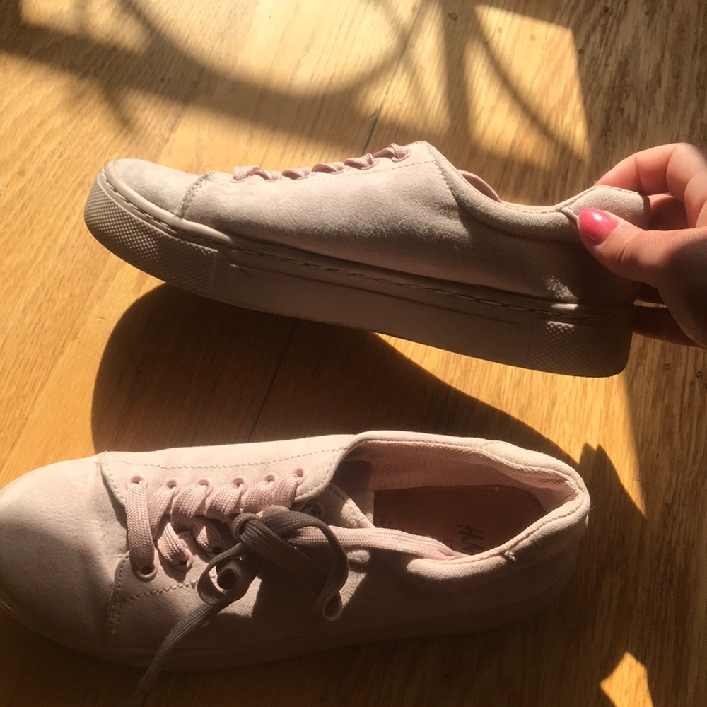 H&M sneakers size 37! (US size 6!) - Picture 2 of 3